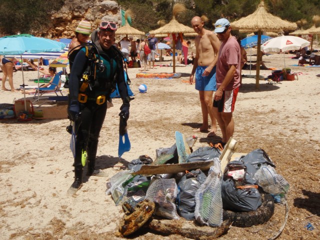 Limpieza fondo marino Cala Pi