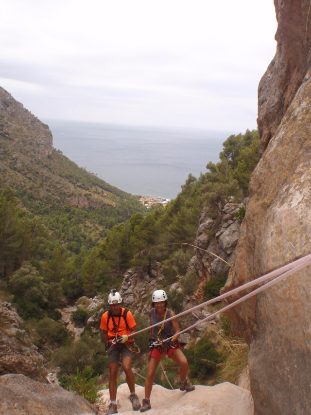 Borja y Mª Luisa, al fondo port de Valldemossa