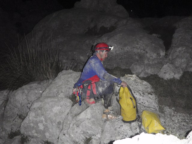 una vez fuera, replegar material